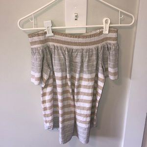 Vineyard Vines off shoulder top!
